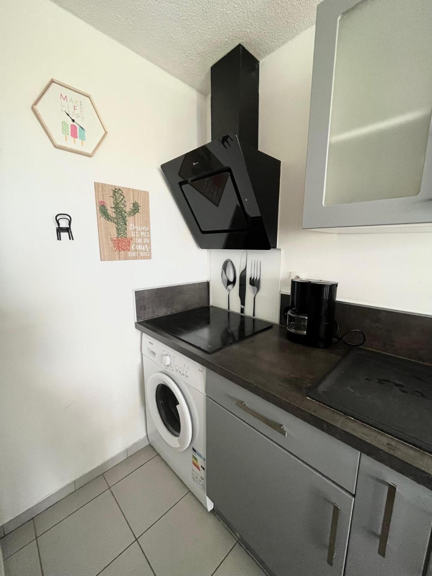 Appartement Devant La Mer + Parking Le Grau-du-Roi Buitenkant foto